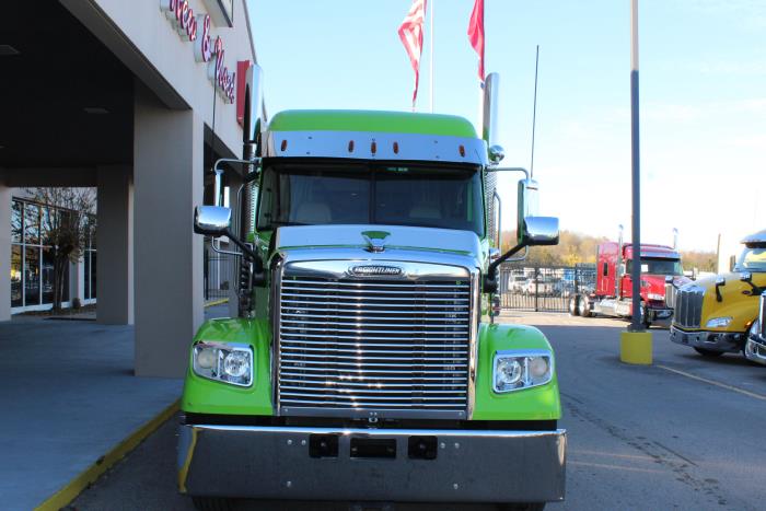 2021 Freightliner CORONADO-2