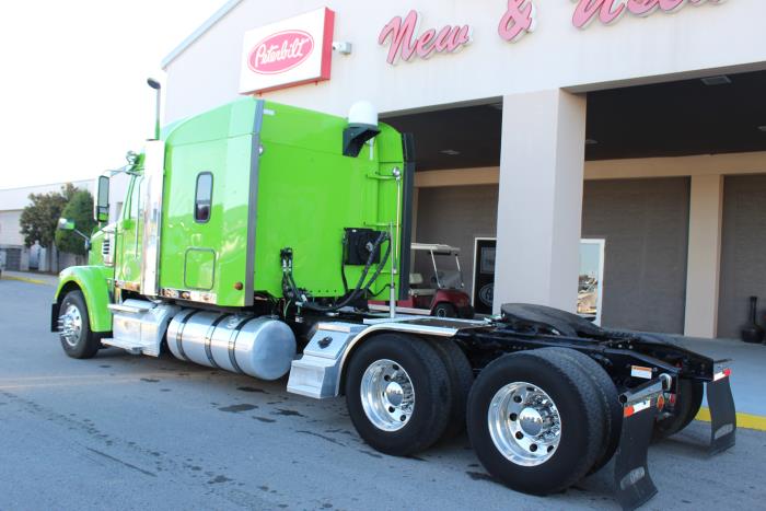2021 Freightliner CORONADO-4