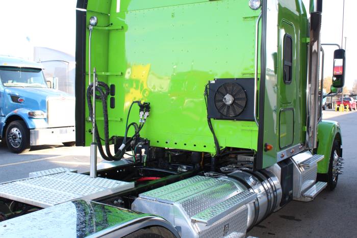 2021 Freightliner CORONADO-7