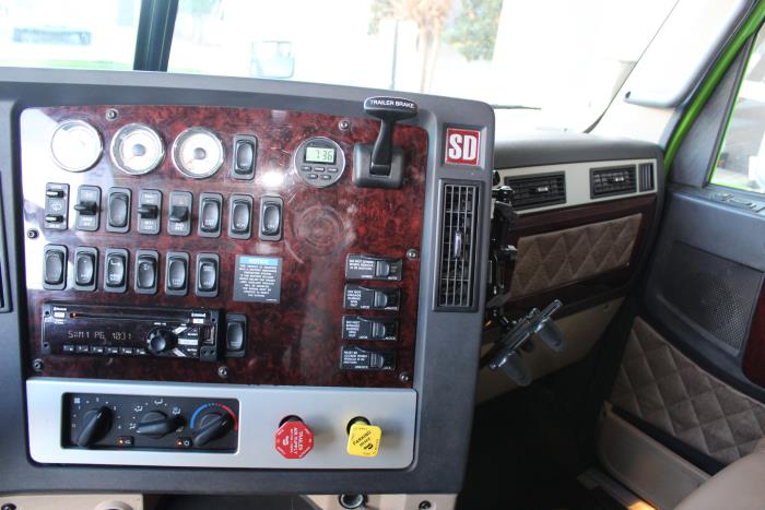 2021 Freightliner CORONADO-12