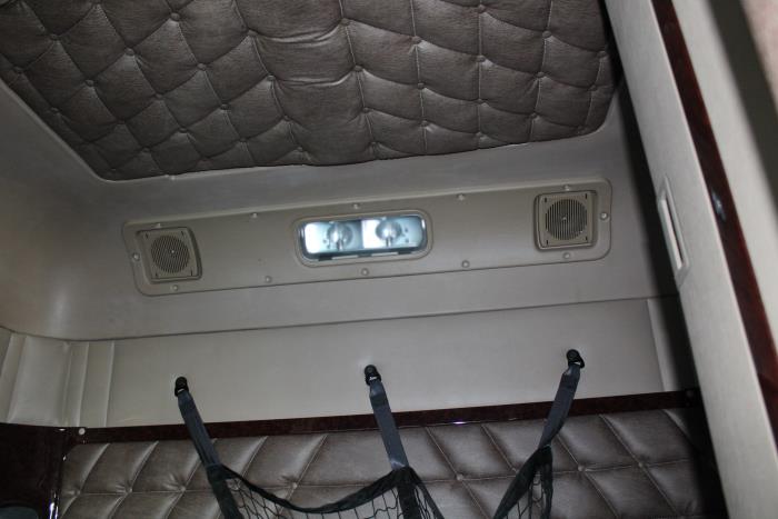 2021 Freightliner CORONADO-18