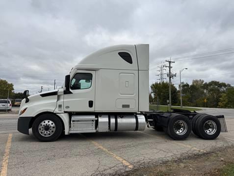 2020 Freightliner Cascadia-1