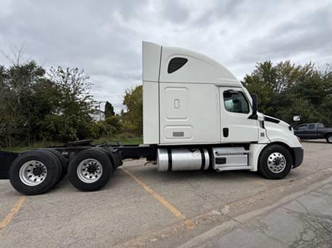 2020 Freightliner Cascadia-4