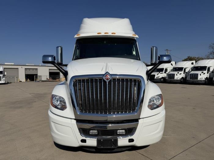 2023 International LT625-1