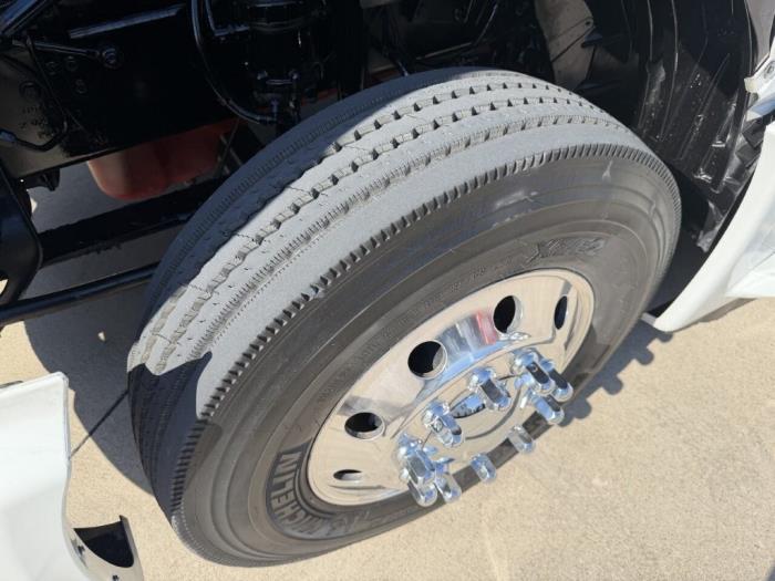 2023 International LT625-8