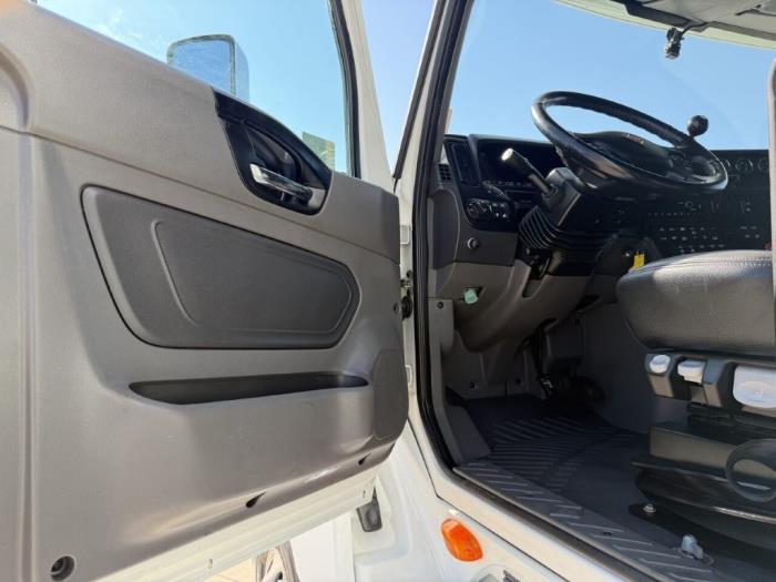 2023 International LT625-14