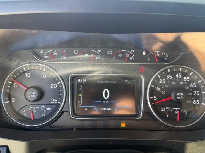 2023 International LT625-18