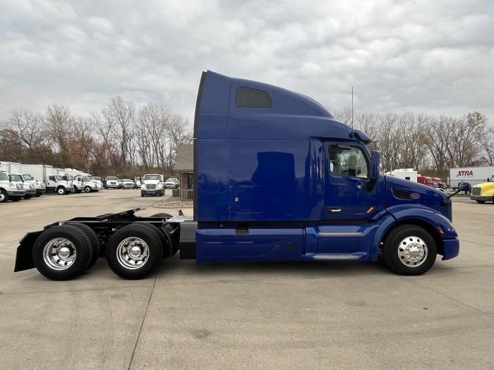 2022 Peterbilt 579-8