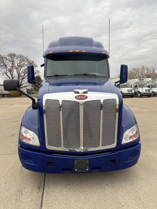 2022 Peterbilt 579-9