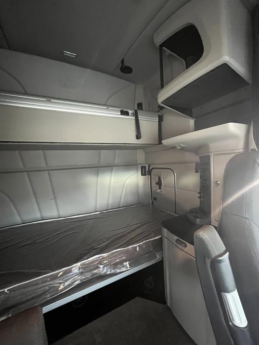 2022 Peterbilt 579-15