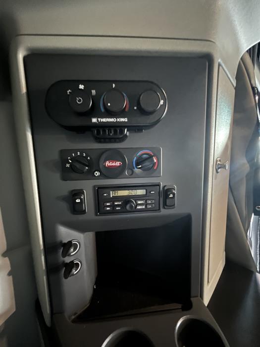 2022 Peterbilt 579-17