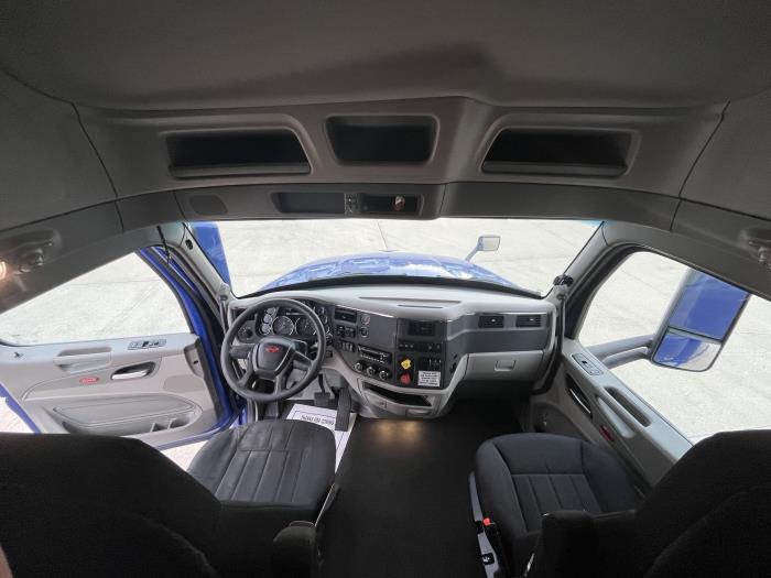 2022 Peterbilt 579-18