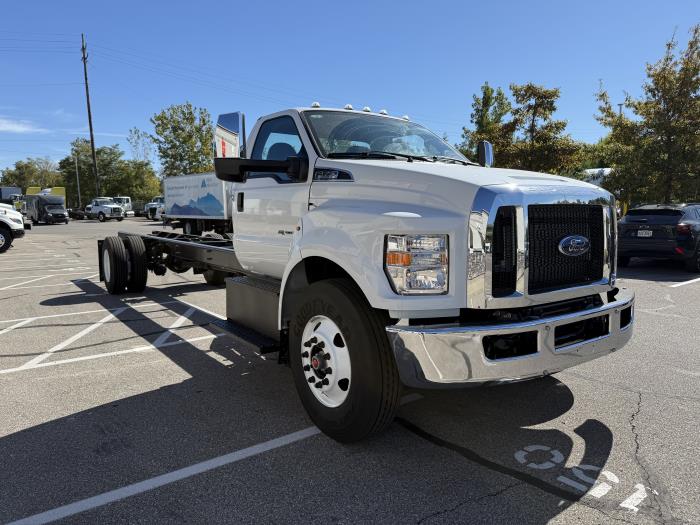 2026 Ford F-750-3