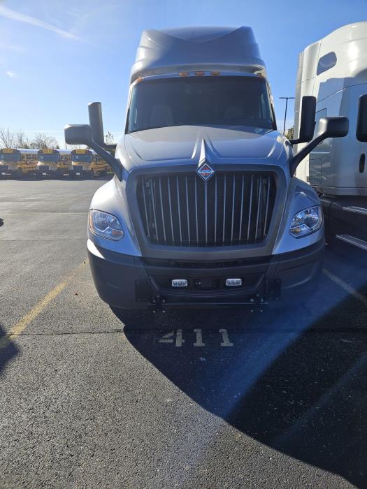 2022 International LT625-5