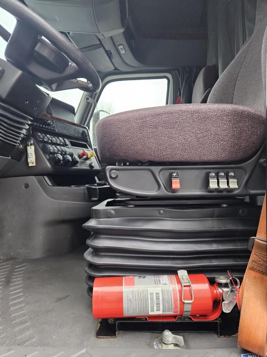 2022 International LT625-13