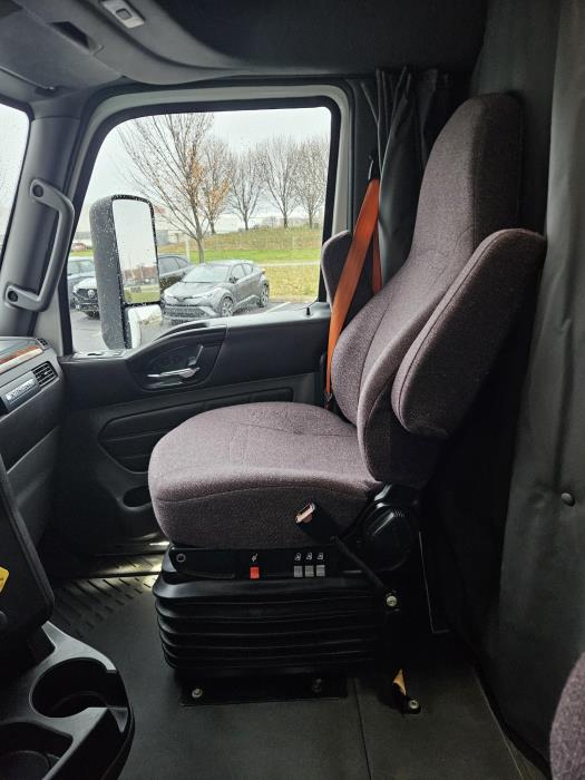 2022 International LT625-14