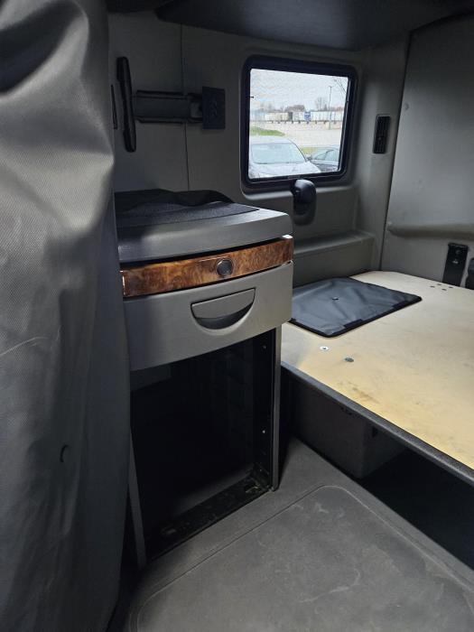 2022 International LT625-15