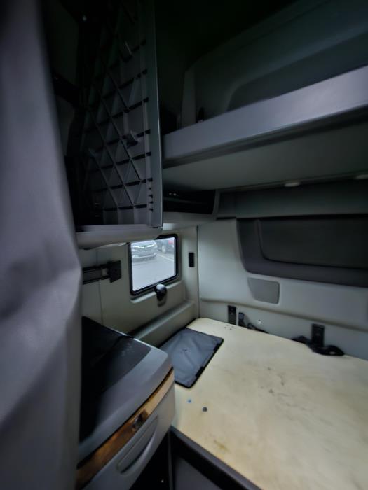 2022 International LT625-16