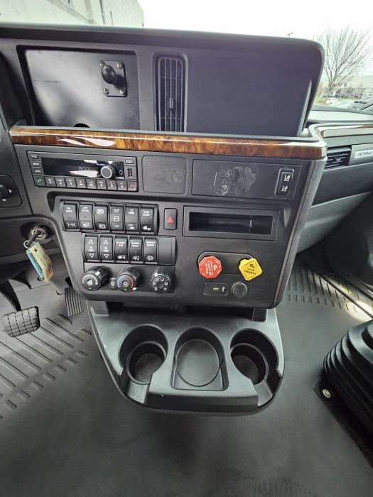 2022 International LT625-19