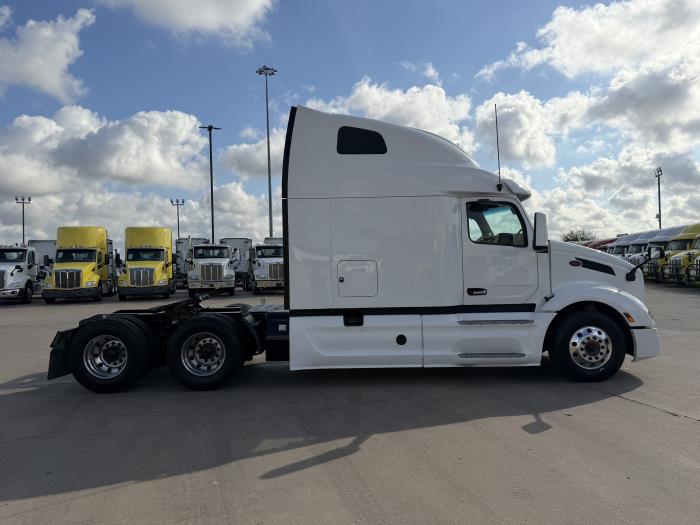 2022 Peterbilt 579-6
