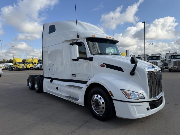 2022 Peterbilt 579-7