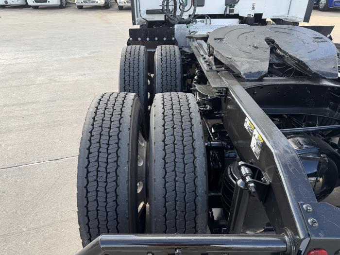 2022 Peterbilt 579-13