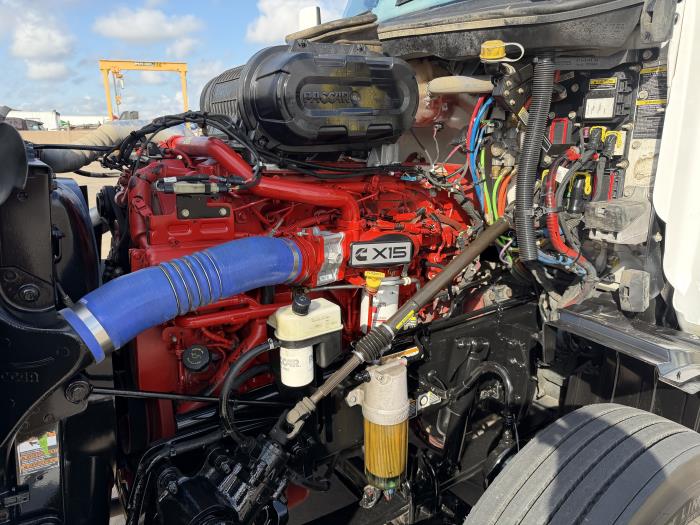 2022 Peterbilt 579-17