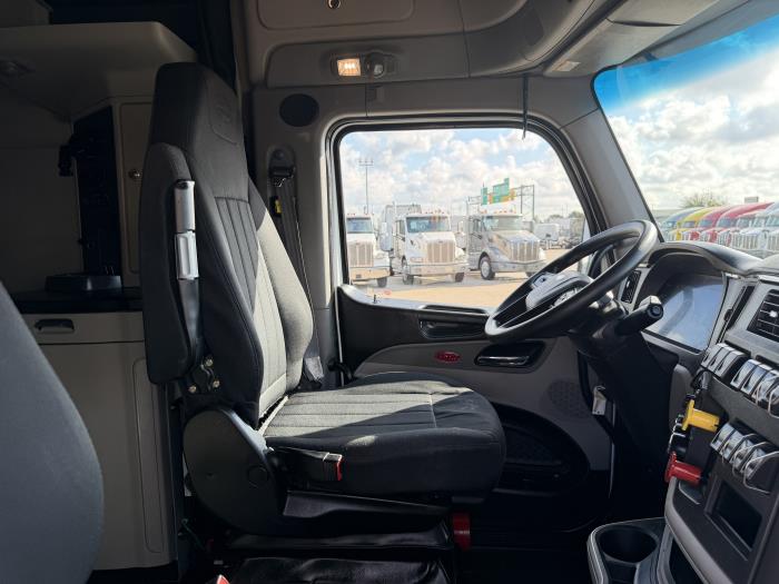 2022 Peterbilt 579-24
