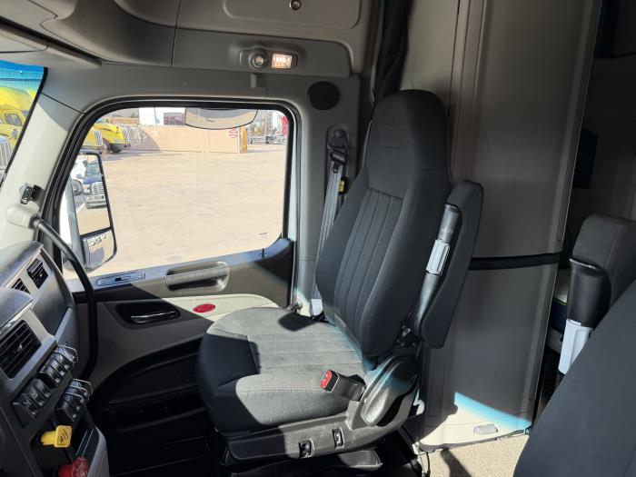 2022 Peterbilt 579-26
