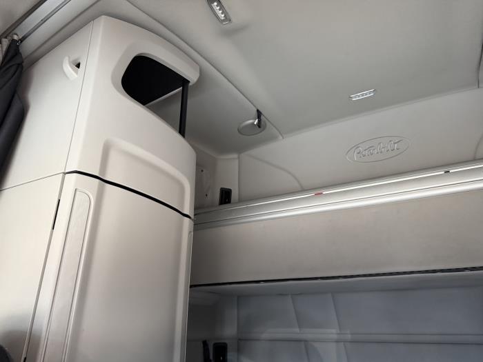 2022 Peterbilt 579-29