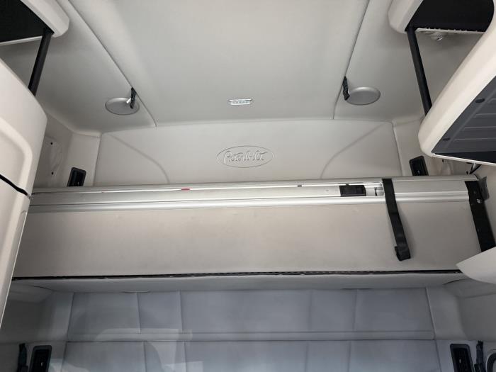 2022 Peterbilt 579-30