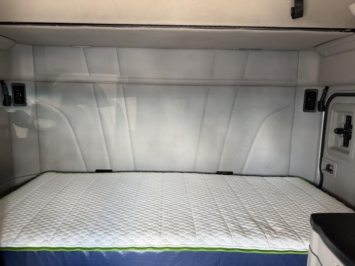 2022 Peterbilt 579-33