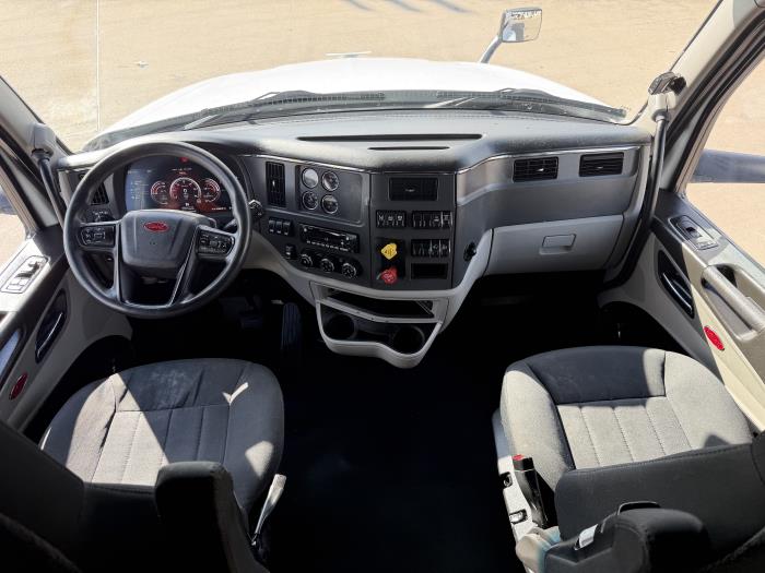 2022 Peterbilt 579-35