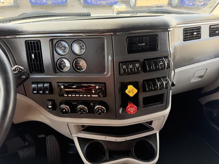 2022 Peterbilt 579-37