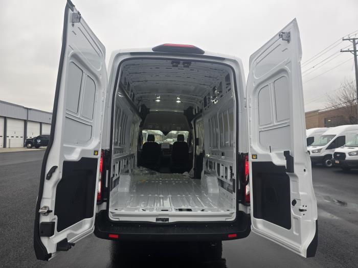 2026 Ford Transit-350-9