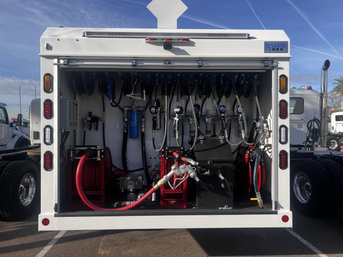 2026 Peterbilt 548-13