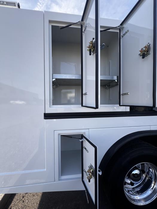 2026 Peterbilt 548-18