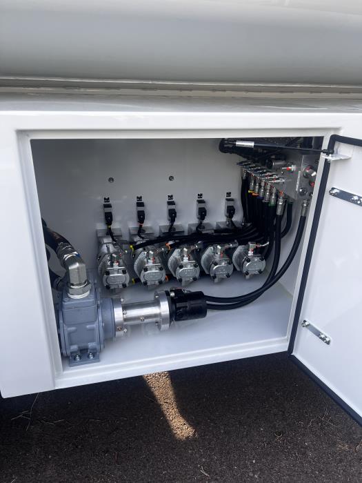 2026 Peterbilt 548-20