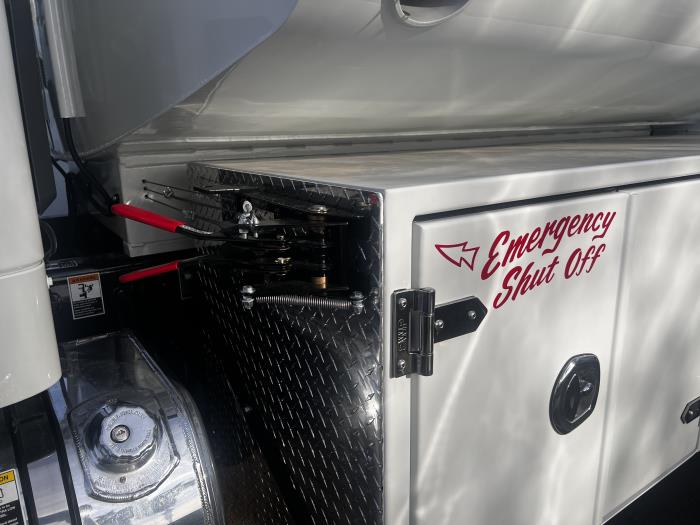 2026 Peterbilt 548-5