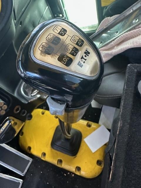 2015 Peterbilt 389-3