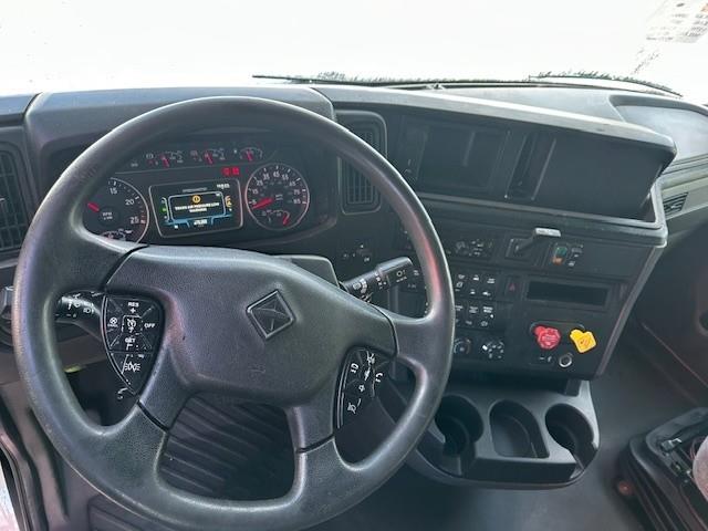 2019 International LT625 LT photo 3