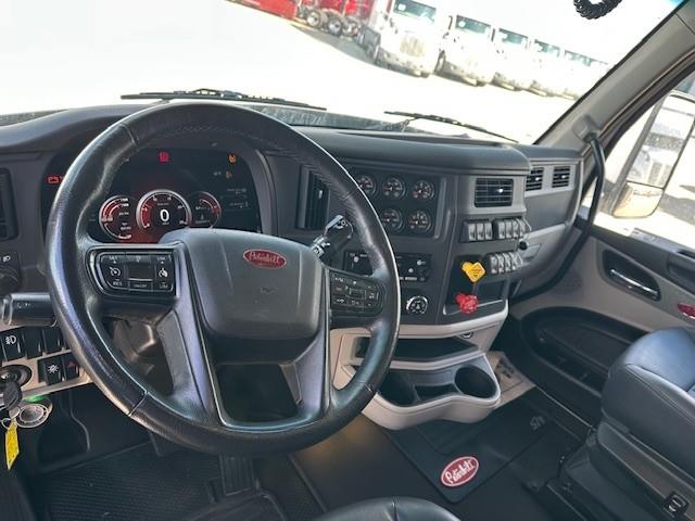 2025 Peterbilt 579-3