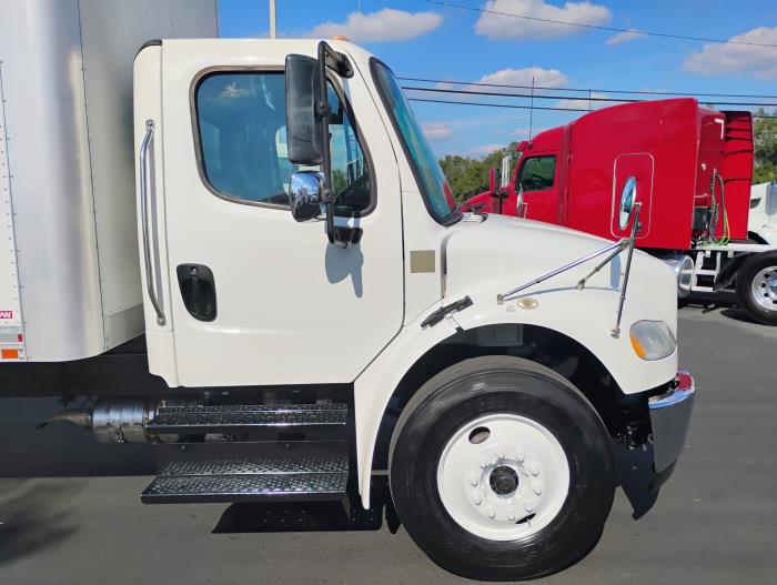 2019 Freightliner Business Class M2 106-4