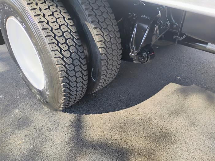 2019 Freightliner Business Class M2 106-6