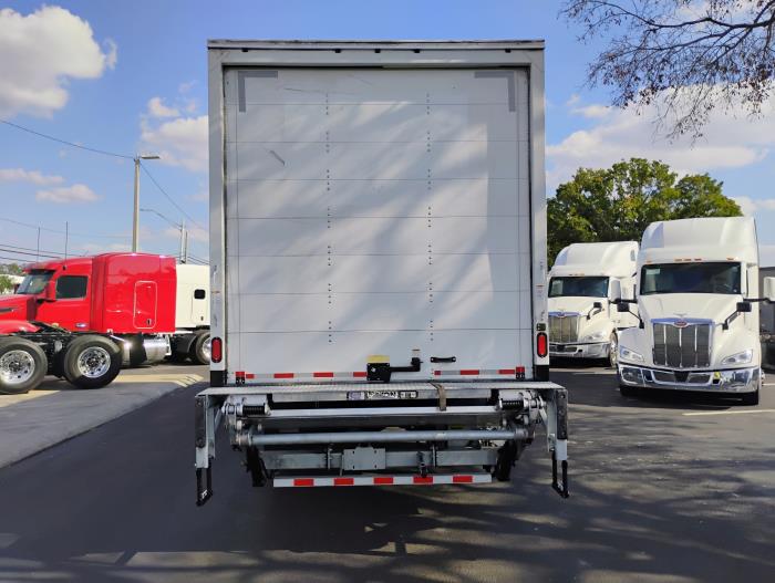 2019 Freightliner Business Class M2 106-8