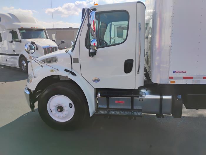 2019 Freightliner Business Class M2 106-13