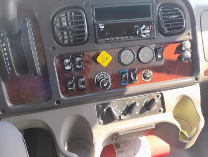 2019 Freightliner Business Class M2 106-22