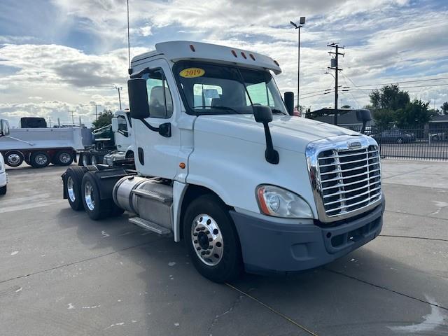 2019 Freightliner Cascadia-11