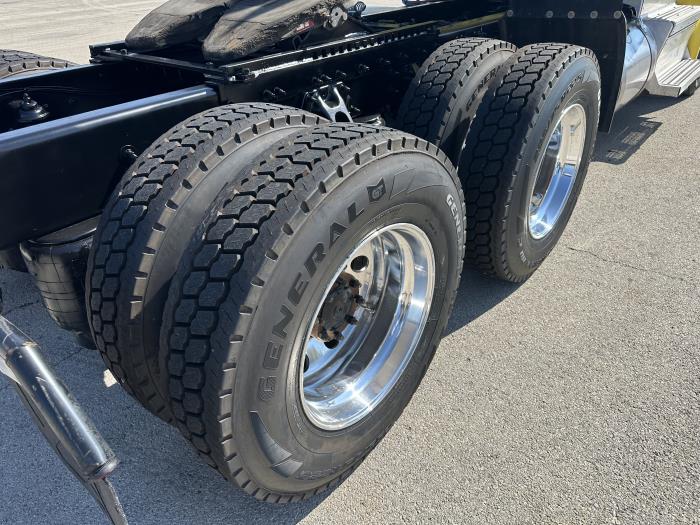 2021 Peterbilt 579-6