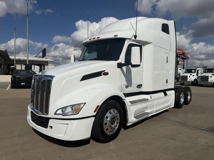 2022 Peterbilt 579-1